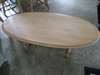 Table de salon en bois ovale
