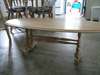 Table de salon en bois ovale - photo 2