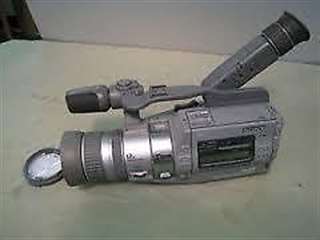 Camescope Sony Professionel Hi8 3CCD Zoom CCD-VX3