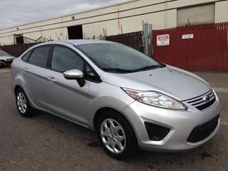 2013 Ford Fiesta SE 10k parfait &#233;tat + 36 mpg