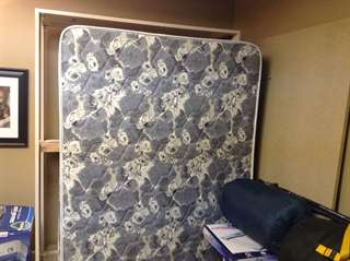 Vente d'un matelas et d'une base de lit