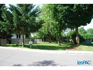 Parfait pour bungalow !! 6600 pieds carrés !!