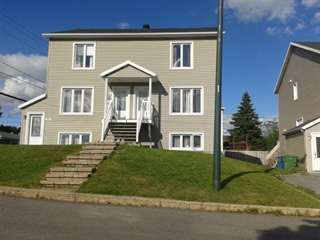 Grand 4 1/2 sur deux étages à beauport