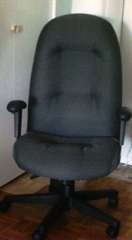 2 bureaux, étagère et plus