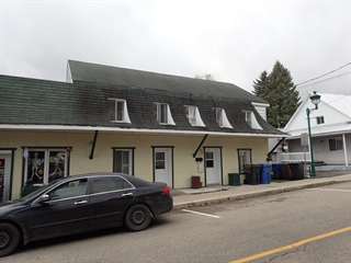 Beau grand 3½ 1er étage dans le village de St-Jean