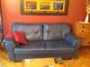 Sofa en cuir bleu marin - photo 1