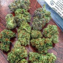 Ne vous inquiétez pas être heureux! Smoke marijuan