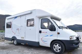 A donn&#233;e Camping car ford