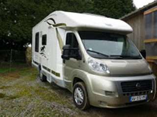 Donnation camping-car profil&#233; lit central