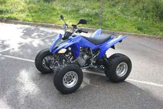 A donnée Quad Yamaha YFM250R