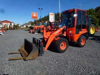Chageur sur roues articulé Kubota R430